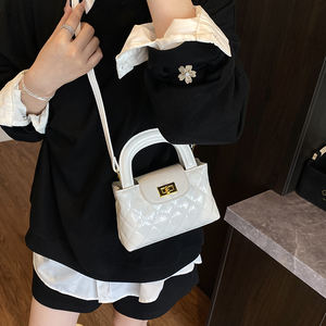 Sac à main tendance pour femme, sac à bandoulière de luxe, sac à main tendance 2026, sac à chaîne à carreaux en diamant français <span class=keywords><strong>Liki</strong></span> - Product Image 2