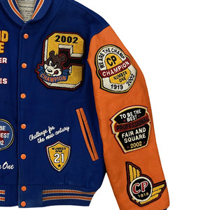 แจ็คเก็ตวาร์ซิตี้ขนแกะคุณภาพพรีเมียมสำหรับผู้ชายและผู้หญิง ป้องกันแบคทีเรีย ดีไซน์ใหม่ คอตั้ง มีทุกขนาดและสี ขนแกะนุ่ม - Product Image 2