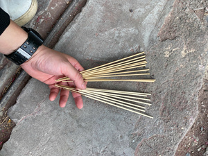 Varillas de incienso naturales de primera calidad: ingredientes puros, enrollados a mano - Product Image 5