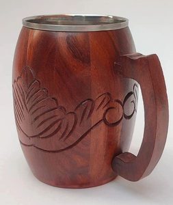 Mug en bois de style viking poli, écologique, pour boire de la bière, avec une prise en main confortable au toucher doux, aspect naturel fait à la main - Product Image 2