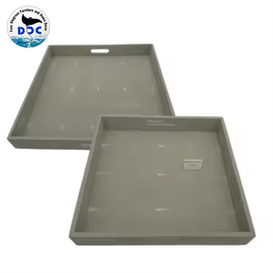 Bandejas de Servir Cuadradas de Color Taupe con Acabado Imitación Piel de Cangrejo, Marca DPC, OEM/ODM, con Asas de Latón, para Uso Doméstico y Comercial, de Vietnam - Product Image 2