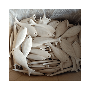 Produit le plus vendu au Vietnam Décoration murale suspendue colorée Conception de poisson en bois Poli poisson en bois sculpté non peint à partir de 99 données dorées - Product Image 4