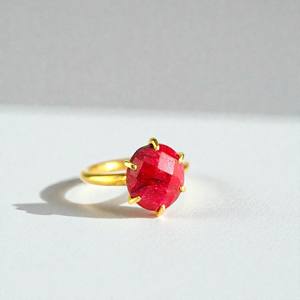 Bague en argent sterling 925 avec pierre ovale en rubis teinté de 8x12 mm, pierre de naissance de juillet - Product Image 1