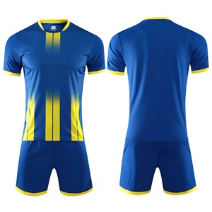 Maillots de football personnalisés à manches courtes légers avec impression par transfert thermique – Prix de gros - Product Image 2