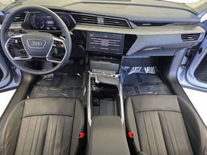 Audi e-tron quattro Premium certifiée propre 2022 - Product Image 3