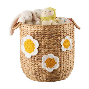 Cesta de jacinto de agua meticulosamente tejida con flor bordada para almacenamiento de niños y organización de juguetes cesto de niños - Product Image 5