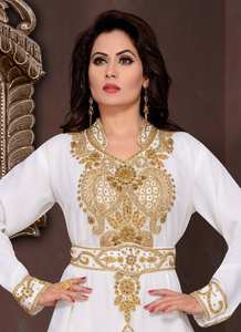 Premium Graceful Off-White Georgette Islámico Kaftan Bordado intrincado Hijab con protección UV Modesto Ropa transpirable Tradicional - Product Image 4