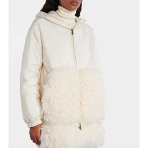 เสื้อฮู้ดมีซิปมีสไตล์สำหรับสตรีทไซส์ใหญ่พิเศษสำหรับคนรักแฟชั่น - Product Image 2