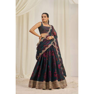 Elegante estampado floral semicosido Organza Lehenga Choli conjunto con Zari Dori y lentejuelas trabajo bordado Dupatta para fiestas de invierno - Product Image 1