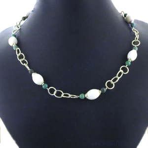 Collier à chaîne élégante avec pierre blanche et verte pour femmes - Tendance et vintage bohème - Product Image 2