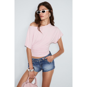 Blusa de Mujer ETHIQUET CALESTIA, Ajustada a la Cintura, Asimétrica, de Tela Suave y Elástica, con Hombros Descubiertos y Detalle de Fruncido - Product Image 5