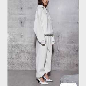 Haut court pour femmes personnalisé survêtement en coton polaire OEM pantalon de jogging deux pièces pour femmes et ensemble de survêtement pour la course à pied pour femmes - Product Image 2