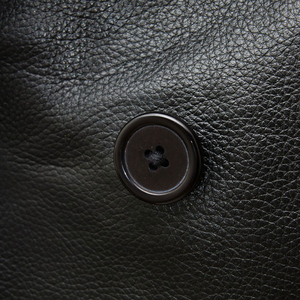 Chaqueta de estilo urbano que ofrece un look de moda limpio, Chaqueta casual de calle diseñada para atuendos modernos, Uso diario con estilo - Product Image 4