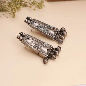 Boucles d'oreilles à motif de poisson finition argent antique avec conception Ghungroo Bijoux ethniques légers pour femmes - Product Image 1