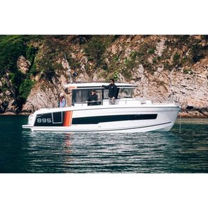 Barco Jeanneau Merry Fisher 895 Serie Sport 2026 con Eslabón de 2.99m y Casco de GRP - Product Image 2