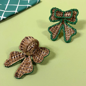 น่ารักเหมาะอย่างยิ่งสำหรับเครื่องใช้บนโต๊ะอาหารตกแต่งบ้านตัวเลือกที่น่ารักเป็นของขวัญพร้อมด้วยมือทาสีขอบหวายแหวนผ้าเช็ดปากโบว์ - Product Image 3