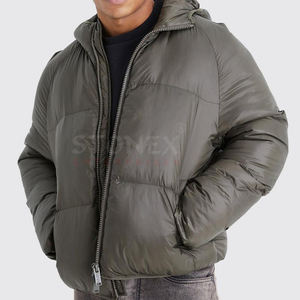 Chaqueta acolchada con capucha de rendimiento acolchado de lona High Street de invierno para hombre con diseño de color sólido - Product Image 1