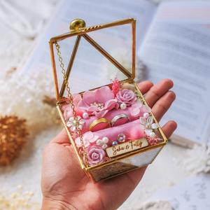 Caja de Anillos de Metal y Vidrio Hexagonal de Diseño Moderno, Porta Anillos de Compromiso y Boda, Caja de Joyería Geométrica Dorada Personalizada para Guardar Recuerdos - Product Image 2