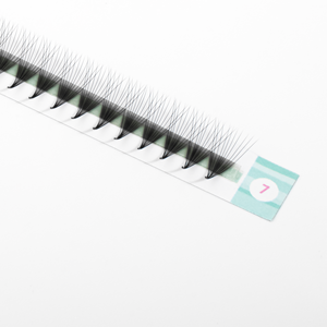 LiiLash éventails préfabriqués à tige courte L cils moelleux doux cils étroits éventails préfabriqués commande en gros cils avec boîte avec logo personnalisé - Product Image 1