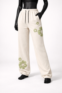 กางเกงวอร์มปักลายดอกไม้แบบกำหนดเองสำหรับผู้หญิง เอวยางยืด มีเชือกผูก ปลายขาจั๊มพ์ ขายส่งแบบ OEM - Product Image 6