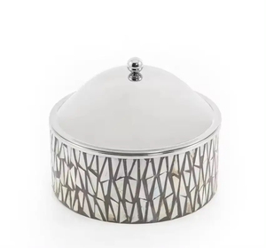 Casserole plaquée nickel moderne et élégante avec poignée portable parfaite pour la cuisine et l'amélioration de la décoration dans les maisons et les restaurants - Product Image 5