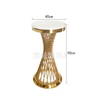 Support à gâteau en bois et résine support à dessert décoratif élégant pour fête d'anniversaire de mariage et utilisation de cuisine à domicile moderne d'Inde