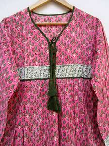 Principalement vendu conception nouvelle conception automne hiver revers pétale manches ceinturé conception unique robe plissée de mode populaire pour femme - Product Image 6