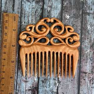 Peine de Madera Ecológico Hecho a Mano con Acabado Pulido, Peine de Masaje Anti-Rotura para Cabello Grueso, Rizado y Lacio - Product Image 4