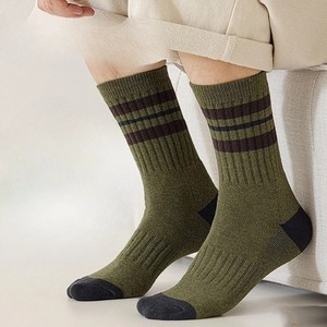 Calcetines de mujer al por mayor, calcetines deportivos de alta calidad, varios patrones personalizados, Cómodos calcetines deportivos de algodón - Product Image 4