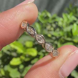 Anillo de Boda con Diamantes Cultivados en Laboratorio, Corte Marquesa, Claridad VS y Color EF, Estilo Eternidad, para Novios - Product Image 2