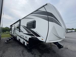 Venta al por mayor de autocaravanas y remolques de viaje Jayco S-e-i-s-m-i-c 4113 Rvs usados, modelos 2024 y 2026 - Product Image 2