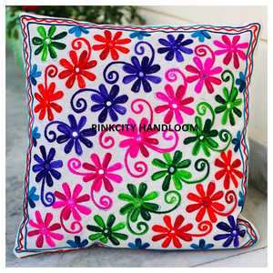 Housses de coussin Suzani brodées de style gujrati fait à la main indien taie de coussin imprimée florale multicolore technique tissée Vintage - Product Image 1