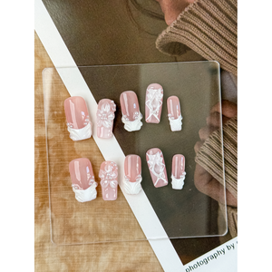 Uñas Postizas con Diseño Esculpido en Tono Perla, Decoración de Uñas Única con Diseño Esculpido - Product Image 4