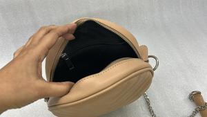 Bolso Bandolera Cruzado de Cuero Genuino Premium Portátil con Cierre de Cremallera Única y Correa Desmontable para Damas - Product Image 4