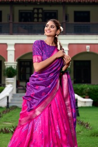ผ้าไหมโดลาอินเดียแบบดั้งเดิมที่มีการพิมพ์ชิโบริและผู้ผลิต zari ทอผ้า lehenga choli - Product Image 3
