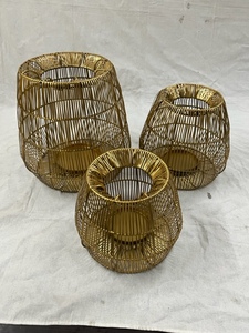 Fabriqués à la main noir or blanc fer métal fabriqué lanternes épais tissage conception forme conique décor à la maison pour bougie de noël - Product Image 6