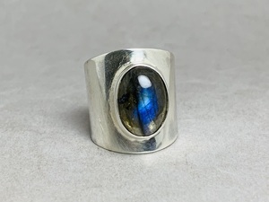 แหวนอัญมณีแฟชั่น925เงินสเตอร์ลิงสีรุ้งแลบราโดไรต์ที่มีรูปลักษณ์หรูหราและดีไซน์คลาสสิกขายส่งแหวน - Product Image 2