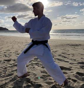 Uniforme de karaté sportif pour enfants et adultes uniforme d'arts martiaux léger pour étudiants de karaté Gi avec ceinture - Product Image 4