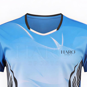 Uniforme de voleibol ligero hecho con tecnología avanzada de gestión de la humedad para ayudar a mantenerse seco y concentrado - Product Image 4