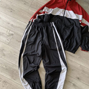 Custom 100% Nylon Tracksuit Wind Breaker <b>Zip</b> up Hoodie and <b>Shorts</b> Set Plain Windbreaker <b>Short</b> Set Men Windbreaker Tracksuit Set - Product Image 5