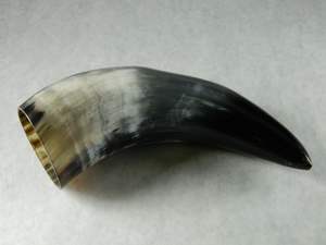 Cuerno de búfalo personalizado vikingo grande personalizado, bebidas de cerámica, cuerno para beber con soporte para ocasiones navideñas - Product Image 3