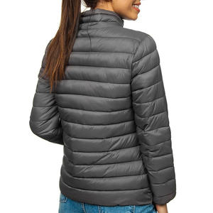 Dernier design, prix bas, veste d'hiver matelassée à capuche pour femmes, logo personnalisé, tissu respirant, couleur gris uni, taille plus, parka - Product Image 3