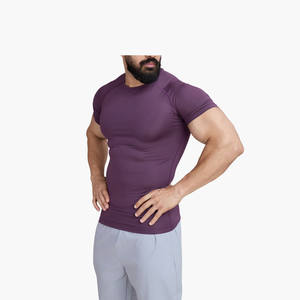 T-shirt de compression en polyester de haute qualité pour hommes, personnalisable en gros, sublimation, pour la salle de sport, la course à pied, les sports, performance, rash guard - Product Image 1