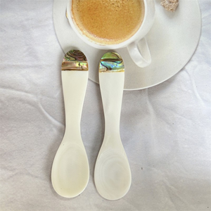 Cuillère à caviar en coquille naturelle faite à la main à partir de nacre Ustensile de luxe pour servir des apéritifs Beurre ou confiture Décor - Product Image 4