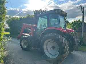 Tractor agrícola Massey Ferguson 945 de 70HP usado Original de EE. UU. Disponible a precio mayorista y listo - Product Image 2