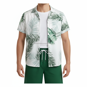 Conjunto Personalizado OEM con Estampado Tropical para Hombre - Camisa de Manga Corta y Pantalones Cortos con Estampado de Hojas de Palma Verdes, Conjunto de Verano de 2 Piezas - Product Image 1
