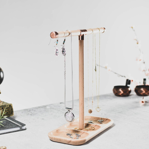 Présentoir à bijoux vintage en bois naturel avec capuchon en métal, présentoir de taille personnalisée pour collier chouchous montres affichage de scène de cheveux - Product Image 3