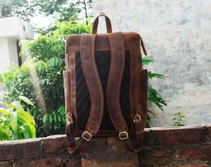 Grand sac à dos en cuir marron personnalisé Sac à dos hipster style sport vintage avec logo personnalisé pour cadeau de bureau ou de voyage - Product Image 2