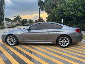 BMW Série 6 650i Coupé 2013 d'occasion, essence/électrique, caméra de recul, sièges en cuir, turbo, conduite à gauche, toit ouvrant LED, écran tactile - Product Image 2