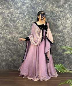 BATA DE TRABAJO DE SECUENCIA DE TERCIOPELO DE SECUENCIA FANDY ATRACTIVA CON DUPATTA FIESTA PRECIO AL POR MAYOR ROPA ÉTNICA LAVANDA - Product Image 4